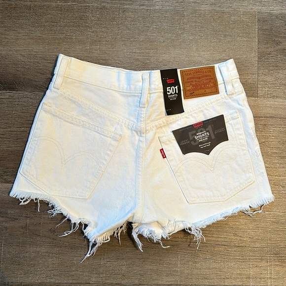 NWT Levi’s Mid-Rise 501 Shorts - Picture 3 of 5
